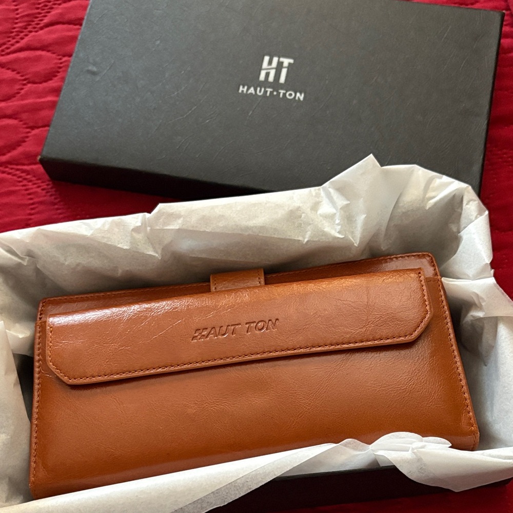Haut-Ton Brown Leather Wallet